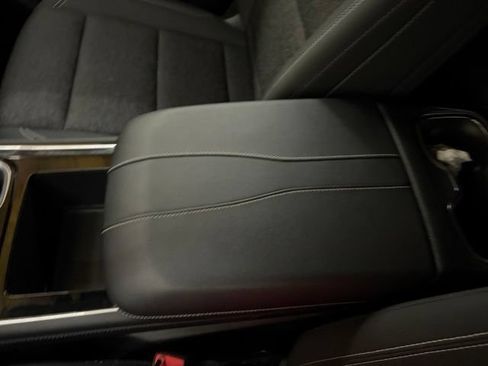 Used 2025 Chevrolet Traverse LT AWD/4WD image 59