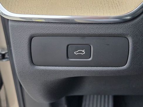 New 2026 Volvo XC60 B5 Plus w/ Protection Package Premier AWD/4WD image 28
