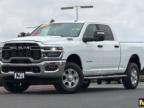 Used 2026 RAM 2500 Big Horn AWD/4WD image 8