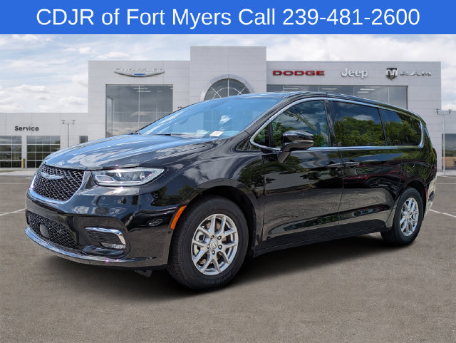 New 2026 Chrysler Pacifica Select FWD image 5