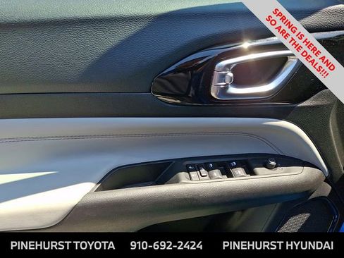 Used 2025 Jeep Compass Limited image 12