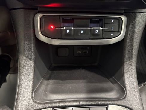 Certified 2023 GMC Acadia SLT w/ LPO, Floor Liner Package image 24