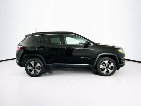 Used 2018 Jeep Compass Latitude w/ Popular Equipment Group image 10
