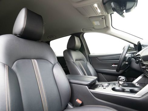 Used 2024 MAZDA CX-90 3.3 Turbo w/ Select Package image 17