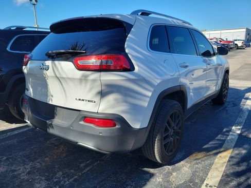 Used 2018 Jeep Cherokee Limited FWD image 6