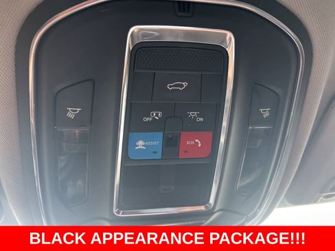 Used 2023 Jeep Grand Cherokee Limited w/ Black Appearance Package image 41