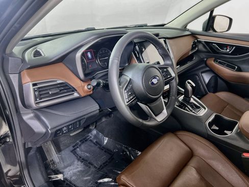 Used 2023 Subaru Outback Touring AWD/4WD image 9