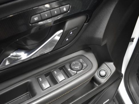 Used 2023 GMC Terrain AT4 w/ Infotainment Package II image 15