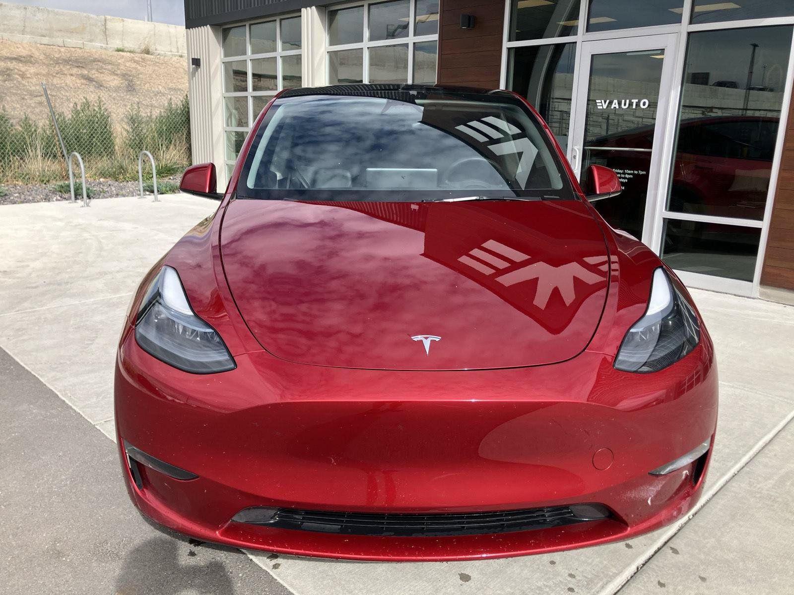 Used 2024 Tesla Model Y Long Range AWD/4WD image 3