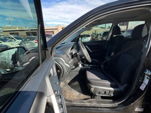 Used 2017 Subaru Forester 2.5i Premium w/ All-Weather Package image 19