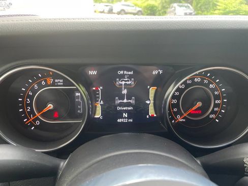 Used 2021 Jeep Wrangler Unlimited Sahara w/ Dual Top Group AWD/4WD image 16