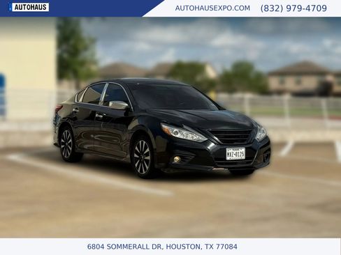 Used 2018 Nissan Altima 2.5 SV image 1