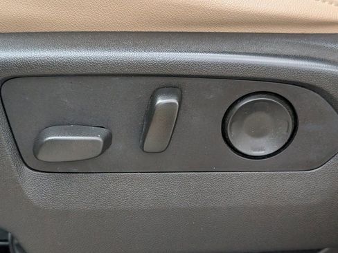 Used 2021 Chevrolet Suburban Premier image 42