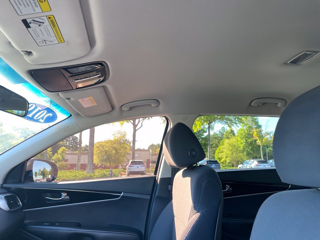 Used 2019 Kia Sorento FWD image 27
