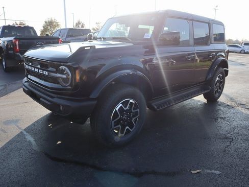 New 2025 Ford Bronco Outer Banks image 13
