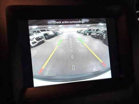 Used 2020 Jeep Cherokee Latitude Plus image 13