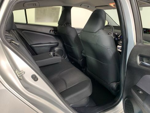 Used 2018 Toyota Prius Three image 33