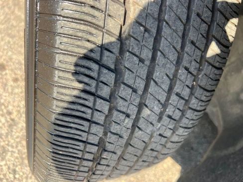 Used 2023 Chrysler Voyager LX image 45