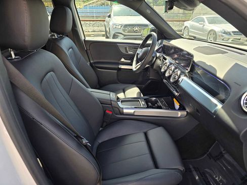 New 2026 Mercedes-Benz GLB 250 image 10