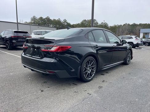 Used 2025 Toyota Camry SE image 5