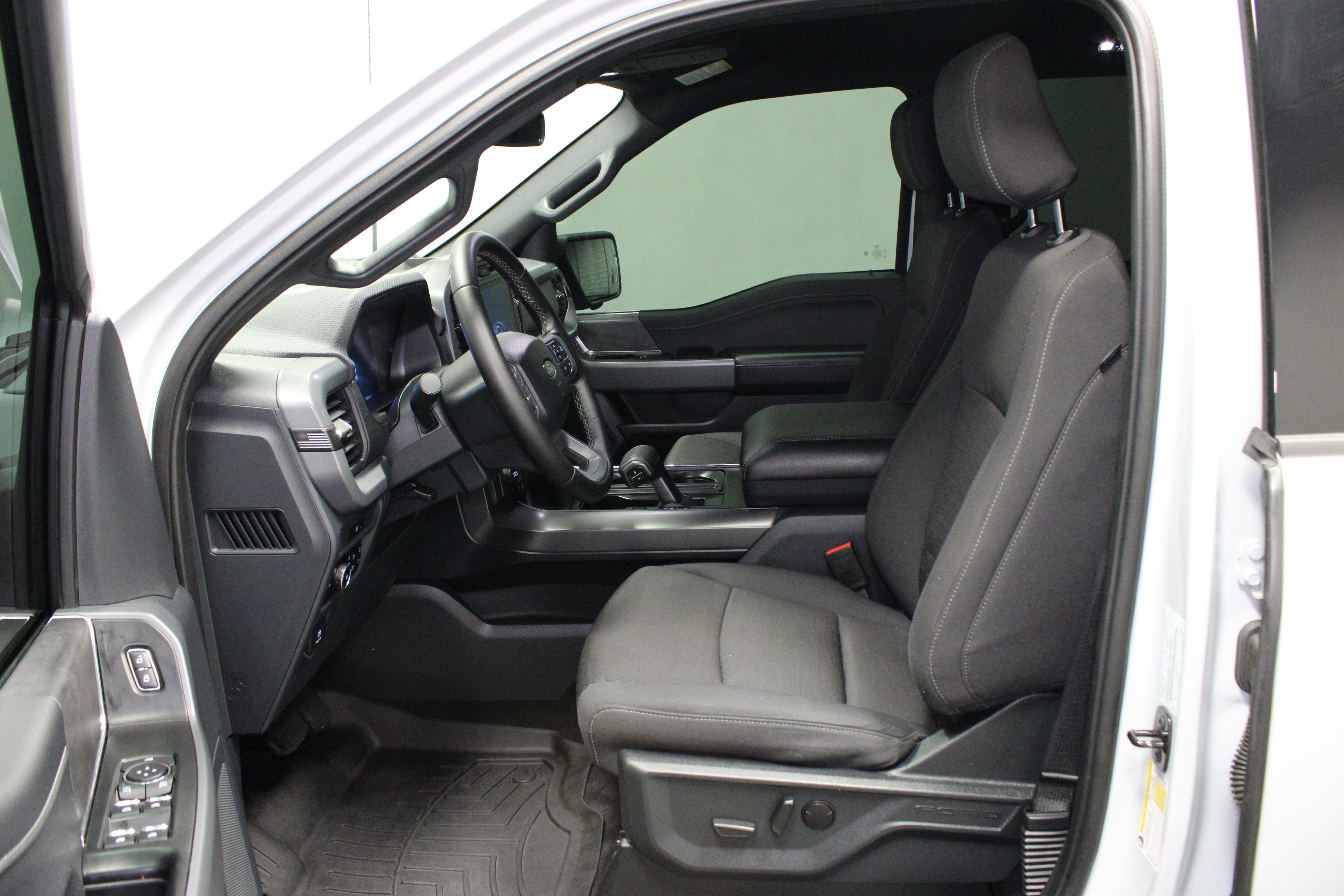 Used 2025 Ford F150 XLT w/ Equipment Group 302A MID RWD image 19