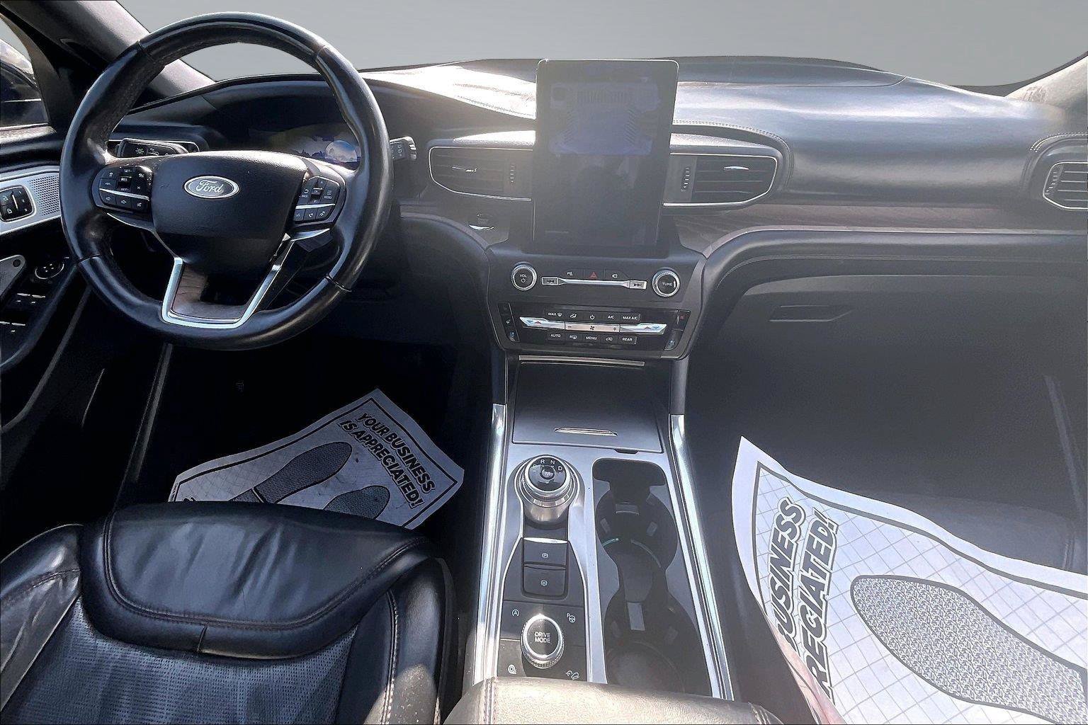 Used 2020 Ford Explorer Platinum w/ Premium Technology Package AWD/4WD image 16