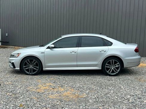 Used 2018 Volkswagen Passat 2.0T S FWD image 10