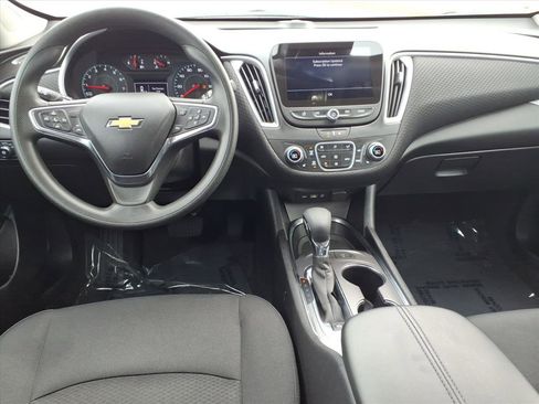 Used 2025 Chevrolet Malibu LT FWD image 9