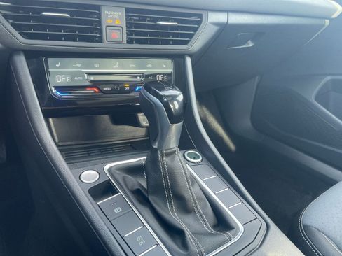 Used 2025 Volkswagen Jetta SE image 42