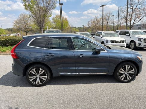 Used 2023 Volvo XC60 B5 Plus image 8