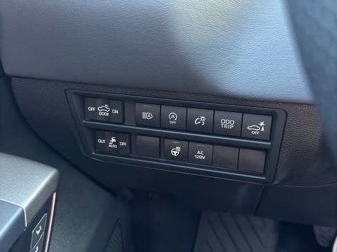 Used 2026 Toyota Tundra Platinum AWD/4WD image 28