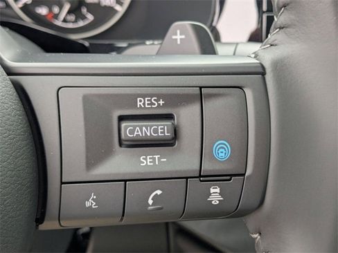 New 2025 Nissan Pathfinder SV w/ SV Premium Package image 18