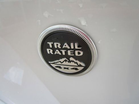 Used 2017 Jeep Wrangler Unlimited Sahara w/ Connectivity Group image 17