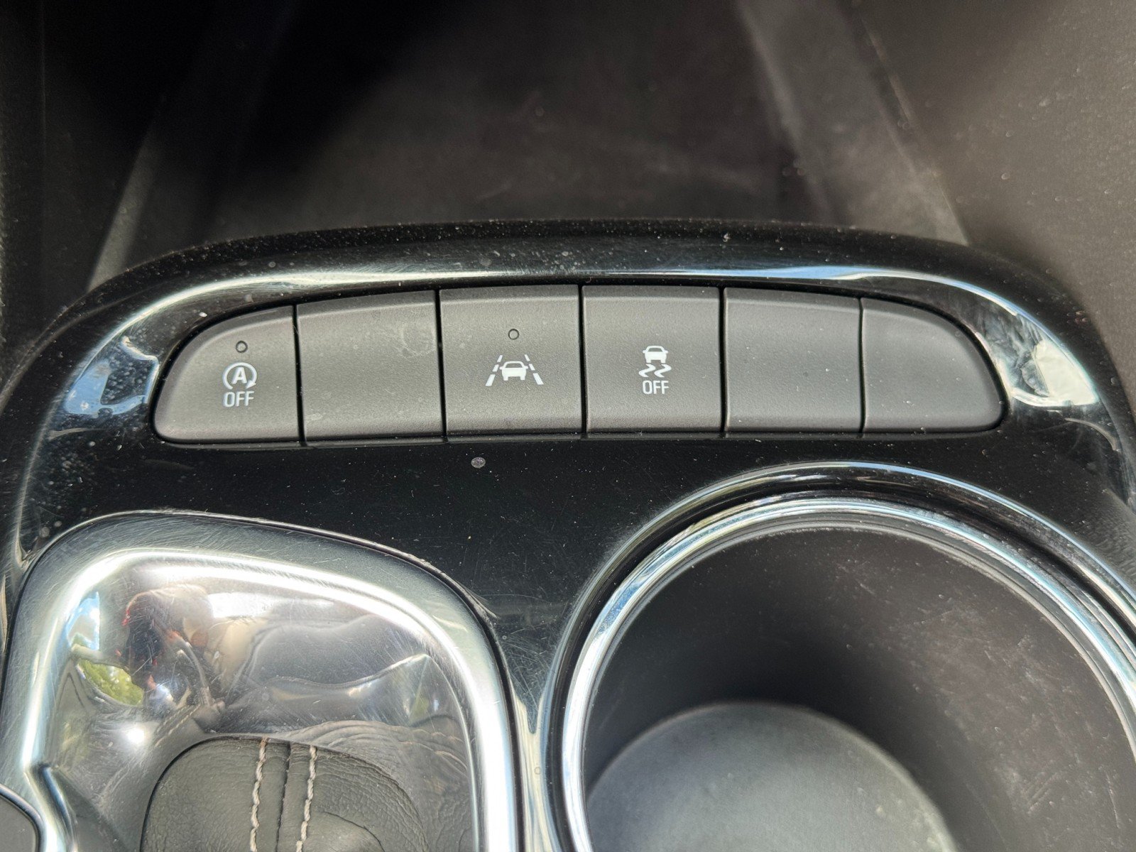 Used 2022 Buick Encore GX Select w/ Sport Touring Package FWD image 28