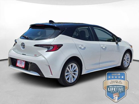 Certified 2025 Toyota Corolla SE w/ SE Package FWD image 4