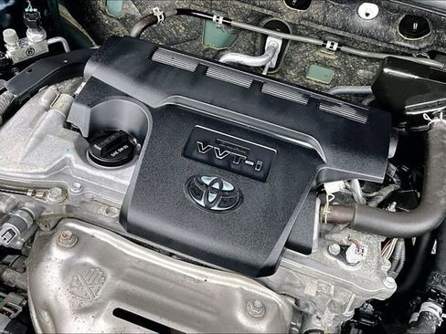 Used 2018 Toyota RAV4 XLE image 28