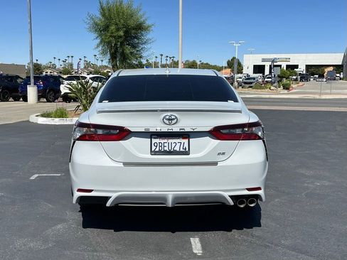 Used 2022 Toyota Camry SE FWD image 4