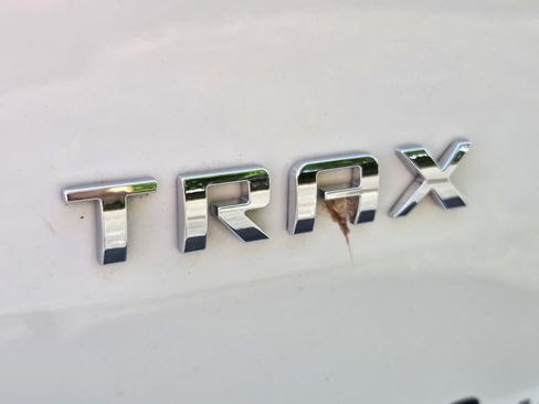 Used 2018 Chevrolet Trax Premier FWD image 14