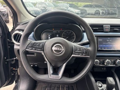 Used 2025 Nissan Versa SV FWD image 20