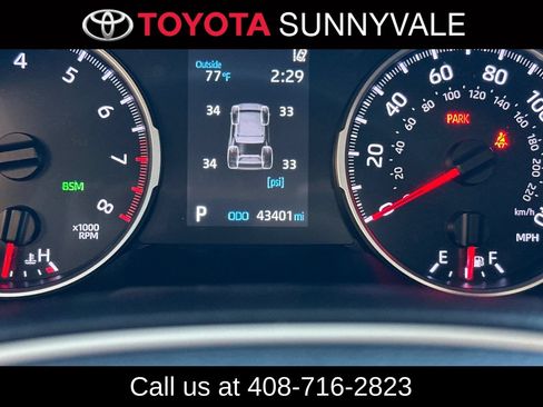 Used 2022 Toyota RAV4 XLE Premium AWD/4WD image 30