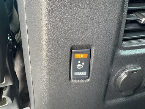 Used 2023 Nissan Titan PRO-4X w/ Pro-4x Convenience Package image 32