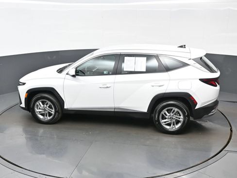 Used 2025 Hyundai Tucson SE AWD/4WD image 36