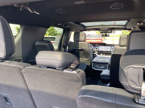 New 2025 Ford Expedition Platinum w/ Stealth Performance Package image 13