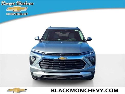 Used 2026 Chevrolet TrailBlazer LT w/ Convenience Package FWD image 8