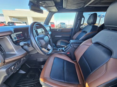 Certified 2022 Ford Bronco Outer Banks w/ Sasquatch Package image 11
