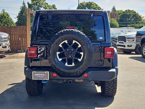 Used 2024 Jeep Wrangler Unlimited Rubicon 4xe w/ Technology Group AWD/4WD image 6