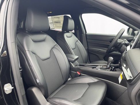 New 2026 Jeep Compass Latitude AWD/4WD image 15