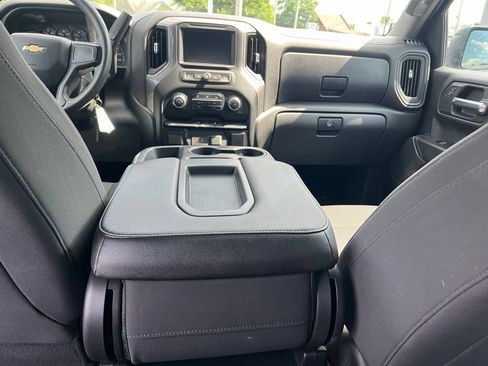 Used 2020 Chevrolet Silverado 1500 Custom w/ Custom Value Package AWD/4WD image 22