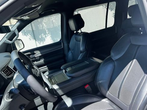 Used 2024 Jeep Wagoneer Series II w/ Flexible Seating Group AWD/4WD image 18