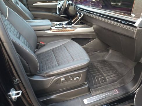 Used 2025 Cadillac Escalade Sport Platinum AWD/4WD image 19